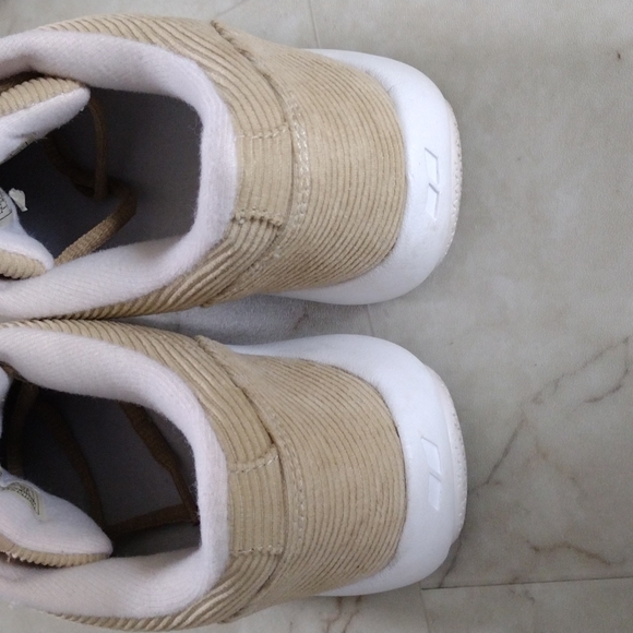 Ryka  corduroy sneakers. - Picture 3 of 8